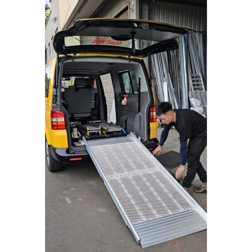 Detachable Stationary vehicle ramps